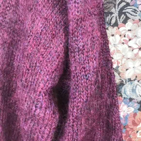 Woof Design Newfoundland Canada Vintage Sweater - Picture 6 of 9